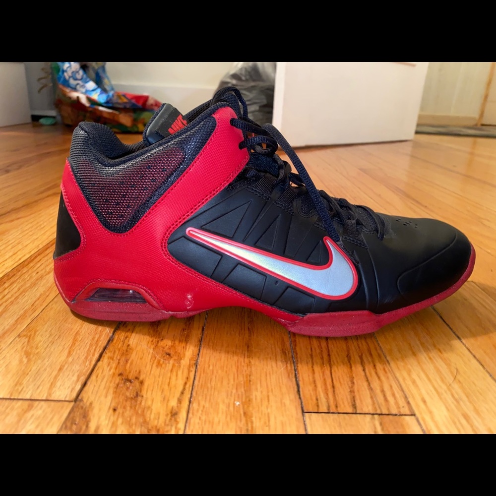 Nike AirVisiPro Sneakers